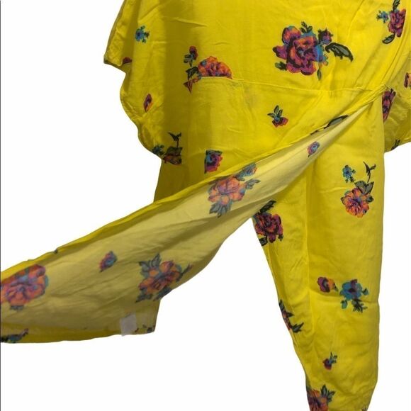 𝅺🚨 Splendid Rayon Floral Split Back Summer Blouse - Picture 4 of 7